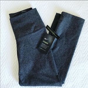 NWT Nike Cropped Leggings